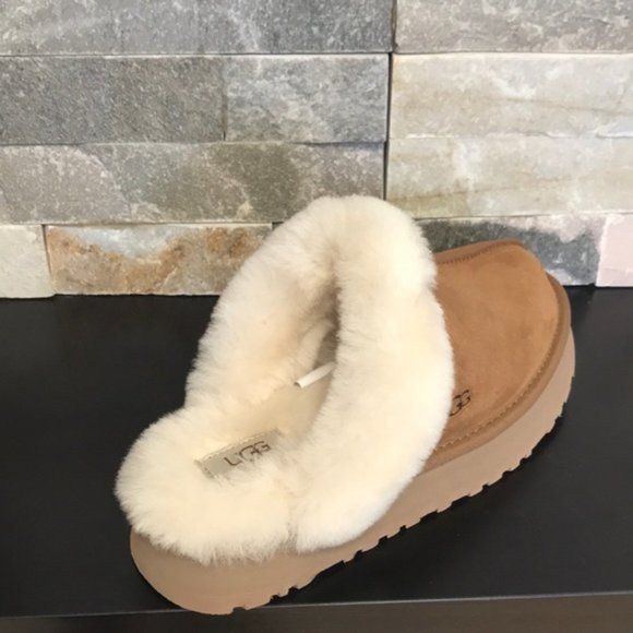 UGG Women's Disquette Slipper - Picture 13 of 15